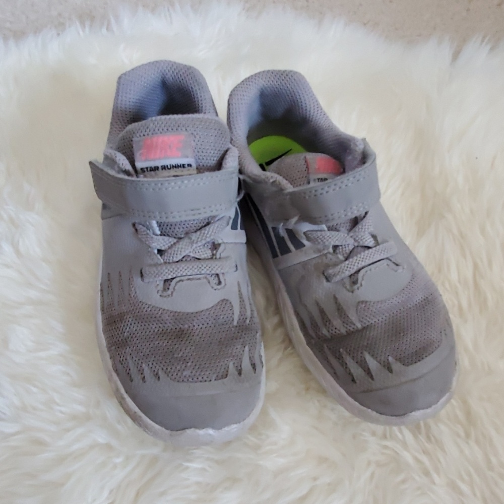 Nike star runner sneakers.